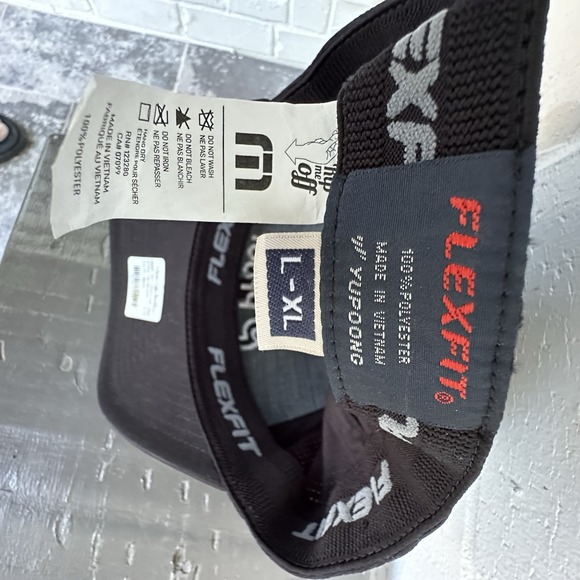 TRAVIS MATHEW Size L-XL Black Original Flexfit Golf Hat Rad Flexback Cap‎ - Picture 9 of 9